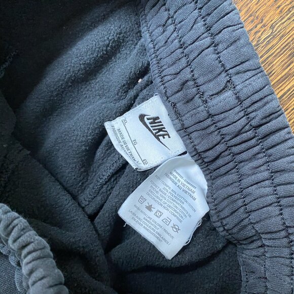 Nike Boys Black Joggers Size XL - Picture 4 of 4